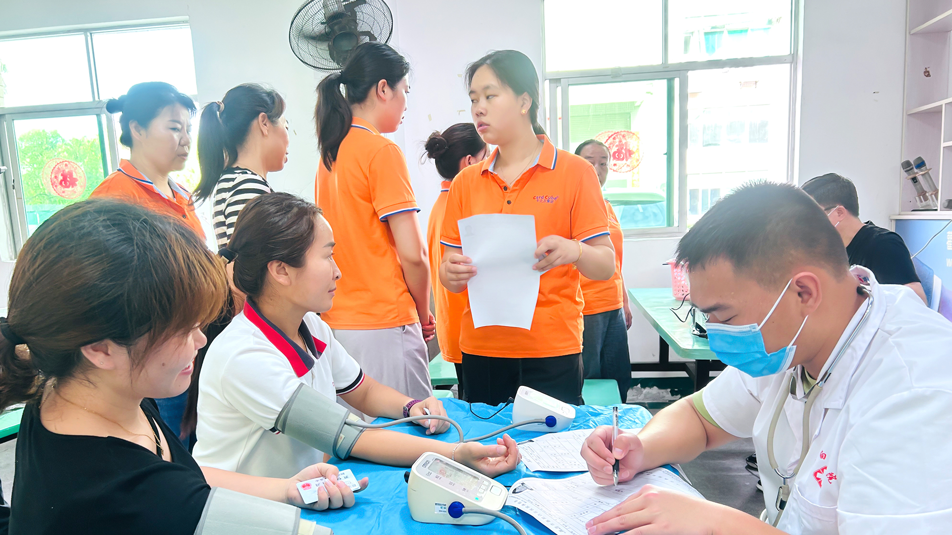 关爱员工康健 护航幸福未来 pg赏金女王下载集团RFID智能卡工厂开展2025年员工康健体检运动